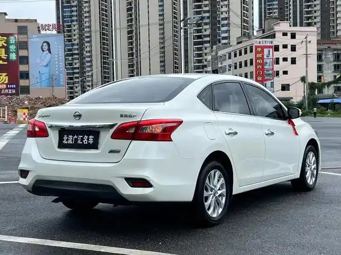 新到店18年日产轩逸1.6高配智享版,极品车况,一手全车原版 - 抖音