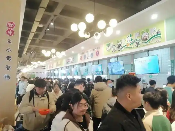 内蒙古科技大学食堂档口出租!一楼中间位置!0房租!