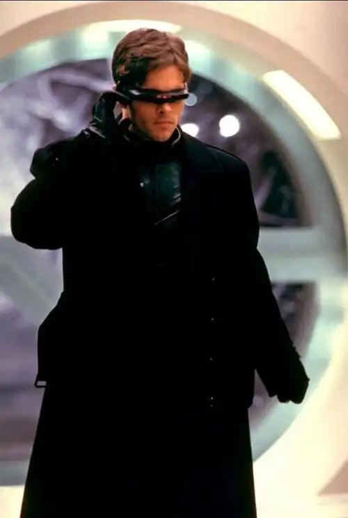 清流,x战警的主角不是金刚狼吧?应该是镭射眼