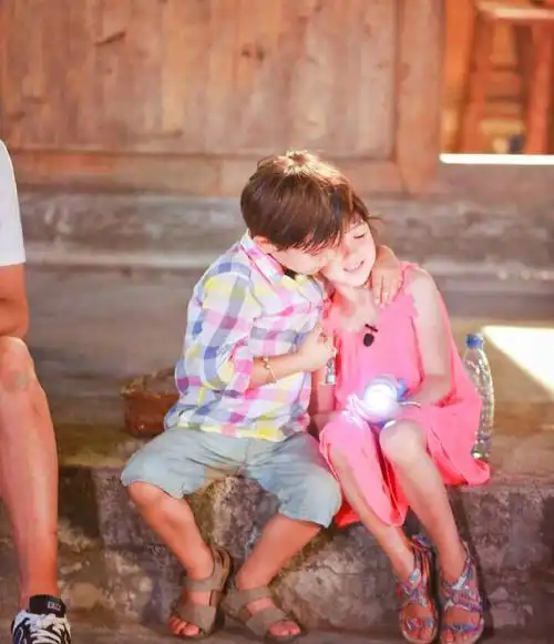 蔡徐坤的初吻给了谁?盘点那些年的综艺之吻 - 用户投稿 - 旭辉网