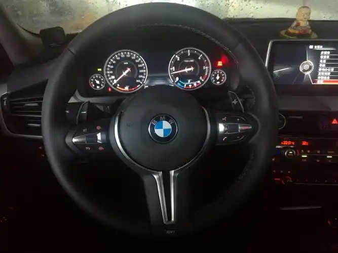 深圳坂田宝马x5改装m3方向盘全液晶仪表