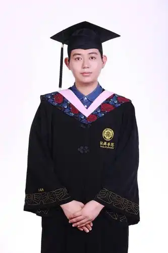 经年过往济予风长北大经院毕业生定制学位服照片拍摄通知