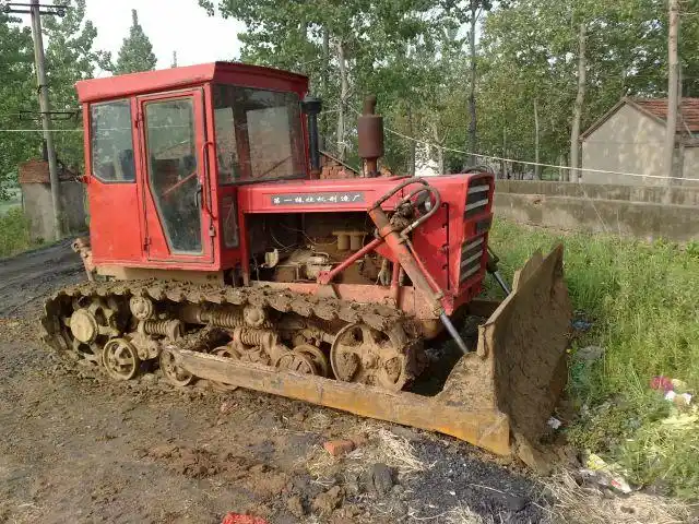 关于东方红拖拉机的两个发动机问题