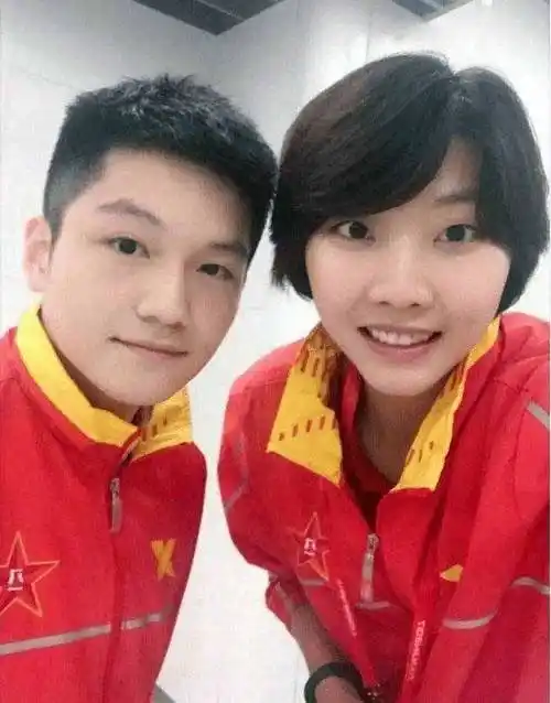 首战荷兰队上热搜,与樊振东传绯闻,28岁还没有男朋友_中国女排_朱婷