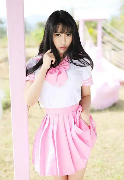 总裁美女杨晓青儿学生装写真照下载