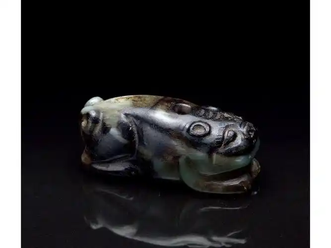 玉雕老提油虎形挂件