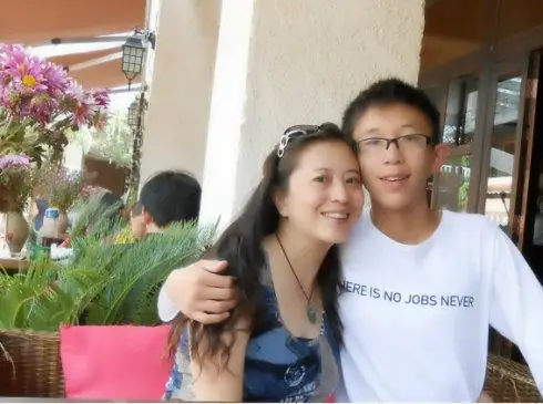 赵磊大学毕业有几年了,但一直没找到一份合适的工作,一直都是在做一些