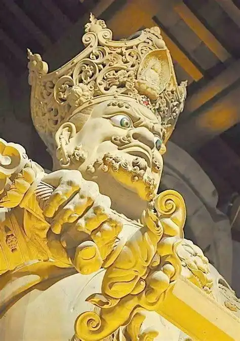 金刚怒目 菩萨低眉