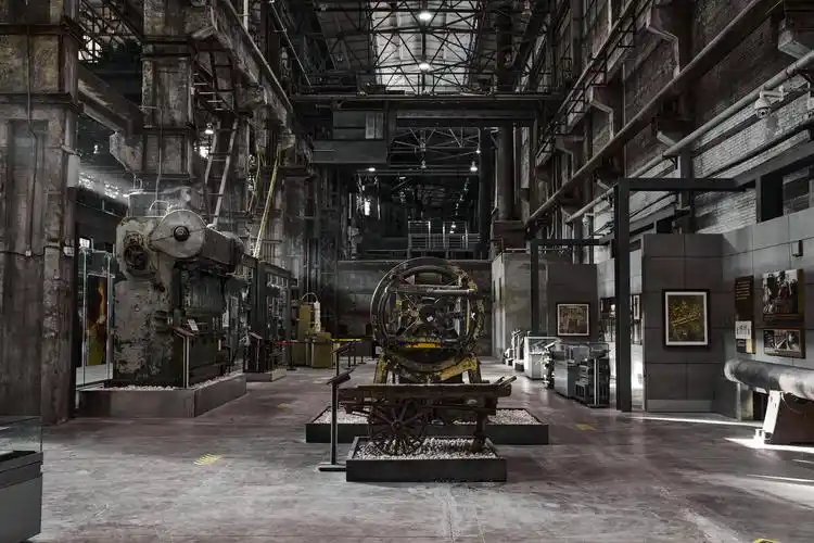 蒸汽朋克工业金属废土美学