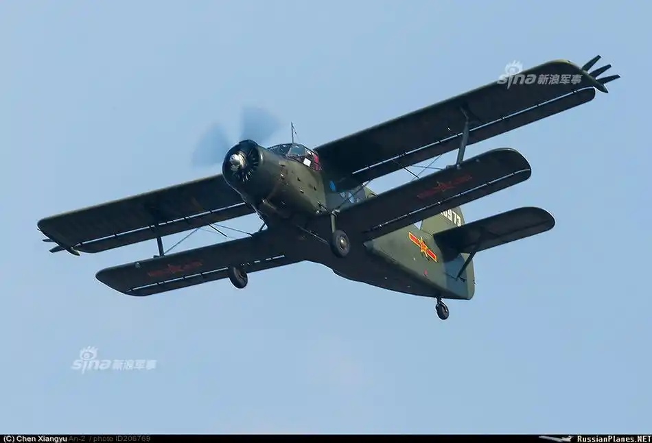 老兵不死!中国双翼运5b运输机仍在天空中飞行_高清图集_新浪网