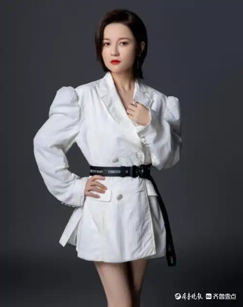 2007年,程响因为参加亚洲音乐节新人歌手大赛出道.