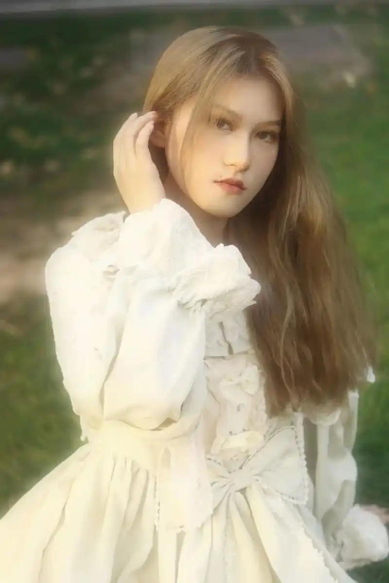 朦胧感.出镜美女:@记得干饭 #摄影 #氛围感 #写真 #l - 抖音