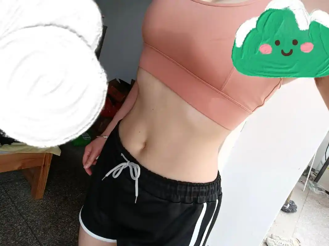 有马甲线啦!今天下课,学生硬塞给了我一些零食,好像怕我吃不饱 - 抖音