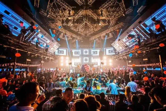 spaceclub它是国内超一流酒吧即将躁动衡阳夜空