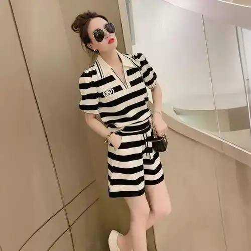 夏季休闲运动套装女图片