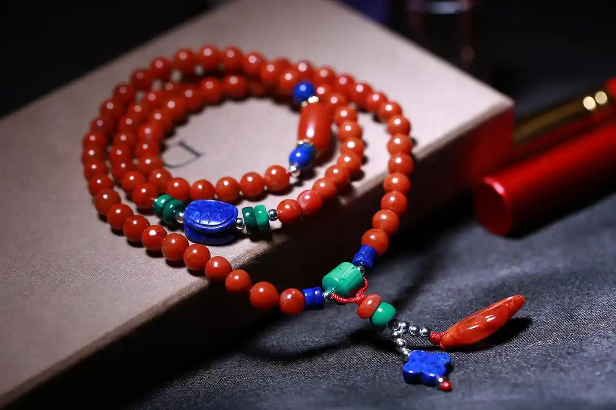 文玩手串之搭配篇:南红玛瑙这样搭配,回头率100%!