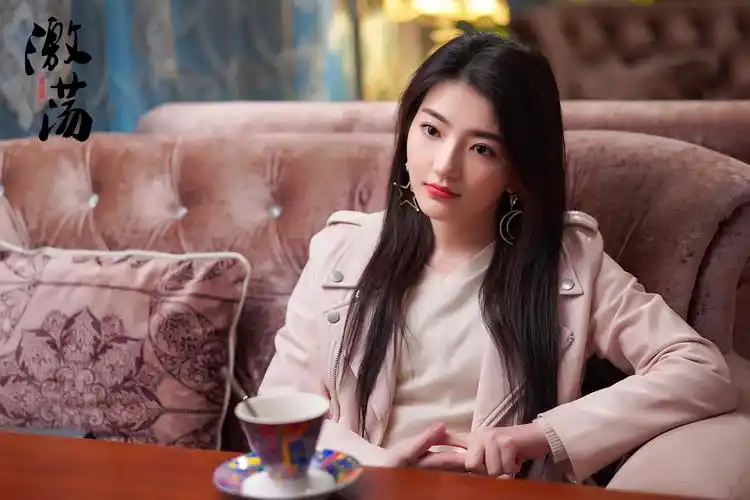 《激荡》热播 白卉子演绎商业奇才掀青春风暴