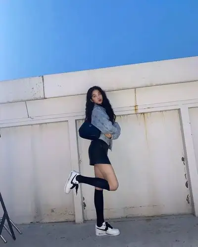 16岁身高171cm腿长直逼190的李光洙难怪这位中韩混血拍照都要p短腿