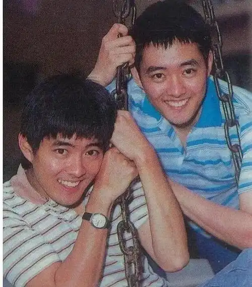 李志奇(左)李志希(右)