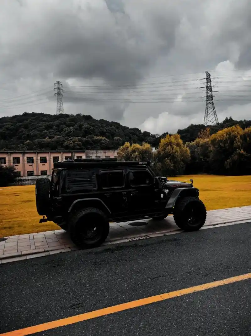 jeep牧马人黑武士  jeep牧马人黑武士︱帅到360度无死角