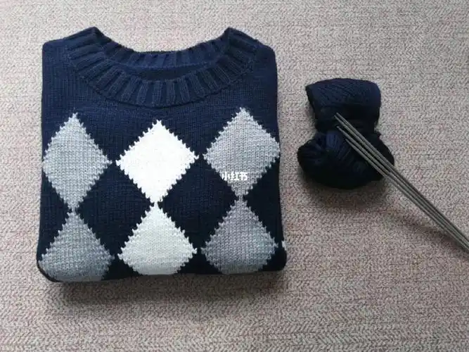 男童菱形块毛衣