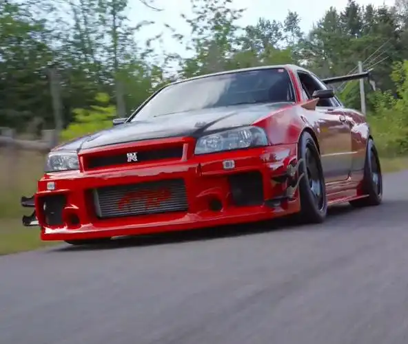 极限爆改r34版本日产 gtr,颜值"炸裂"!