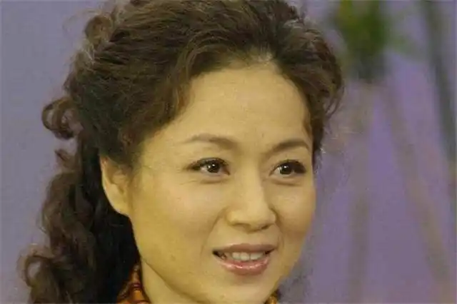 余秋雨前妻李红 (余秋雨前妻李红简介)