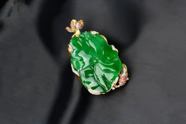 你知道如何保养k金镶嵌翡翠吗?_首饰