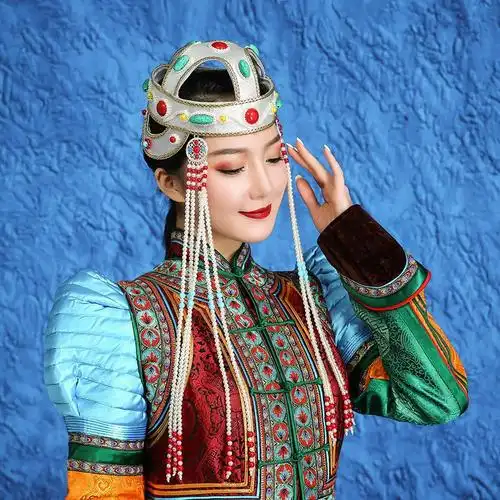 维吾族舞蹈演出帽子广场内蒙古时尚帽子舞蹈头饰服饰表演秀场服装