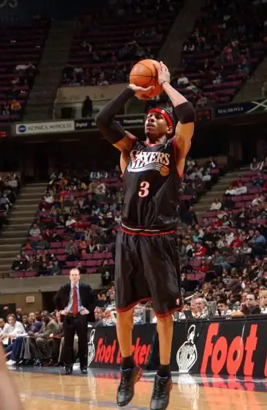 [图文]:76人87-99网队 艾弗森中距离投篮