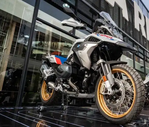 水鸟1250gs #宝马摩托车 现车2台,本月巨惠!全系0 - 抖音