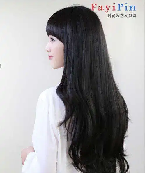 自然黑齐刘海长卷发发型设计 展现公主魅力气质