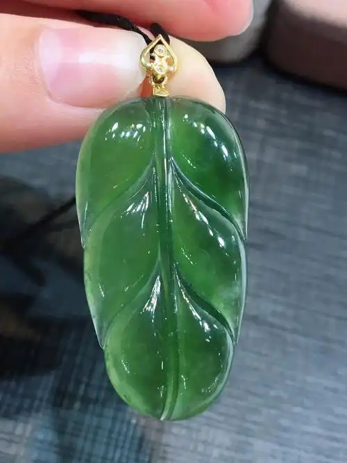 翡翠叶子吊坠图集①
