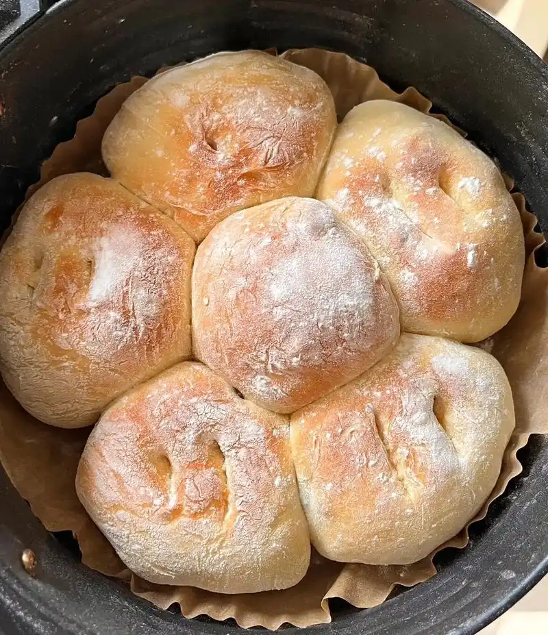 空气炸锅版简单小面包成功!所需材料: 高筋面粉250g  - 抖音