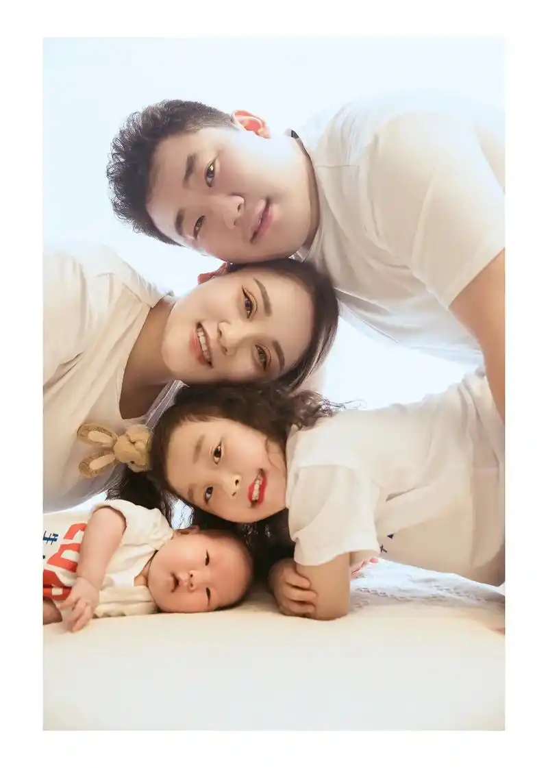 全家福一家四口 #全家福照片 #幸福一家人其乐融融