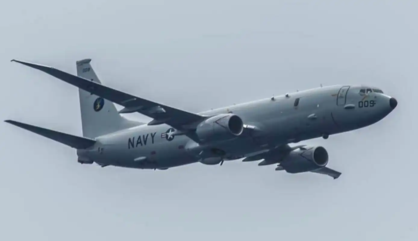 美国第七舰队称,一架美国海军p-8a"海神"(poseidon)反潜巡逻机本周五