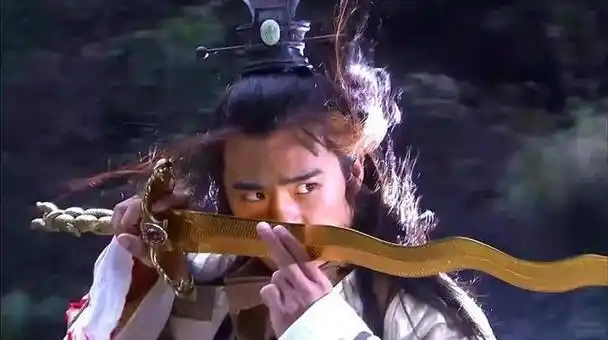 给兵器起名字金庸真的没有对手他笔下10大兵器的名字很惊艳