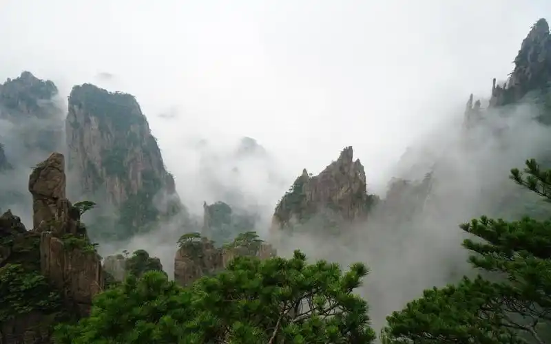 优美的黄山云雾风景,高清壁纸,风景图片-回车桌面