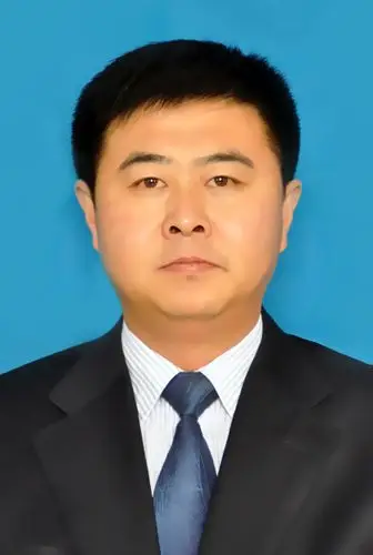 曾任青冈县祯祥镇党委书记(副处级),现任明水县委常委,常务副县长