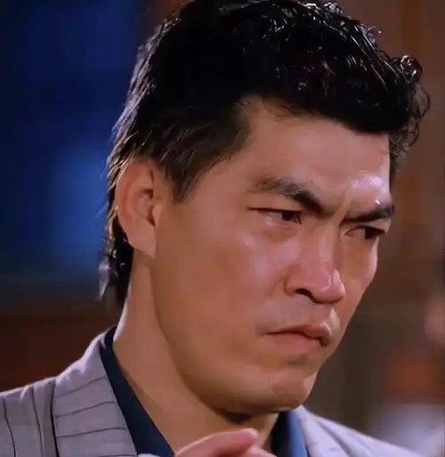 他们分别是:黄光亮,李兆基,何家驹,成奎安.