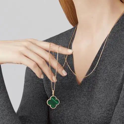 宝格丽四叶草项链图片(宝格丽四叶草项链图片价格)