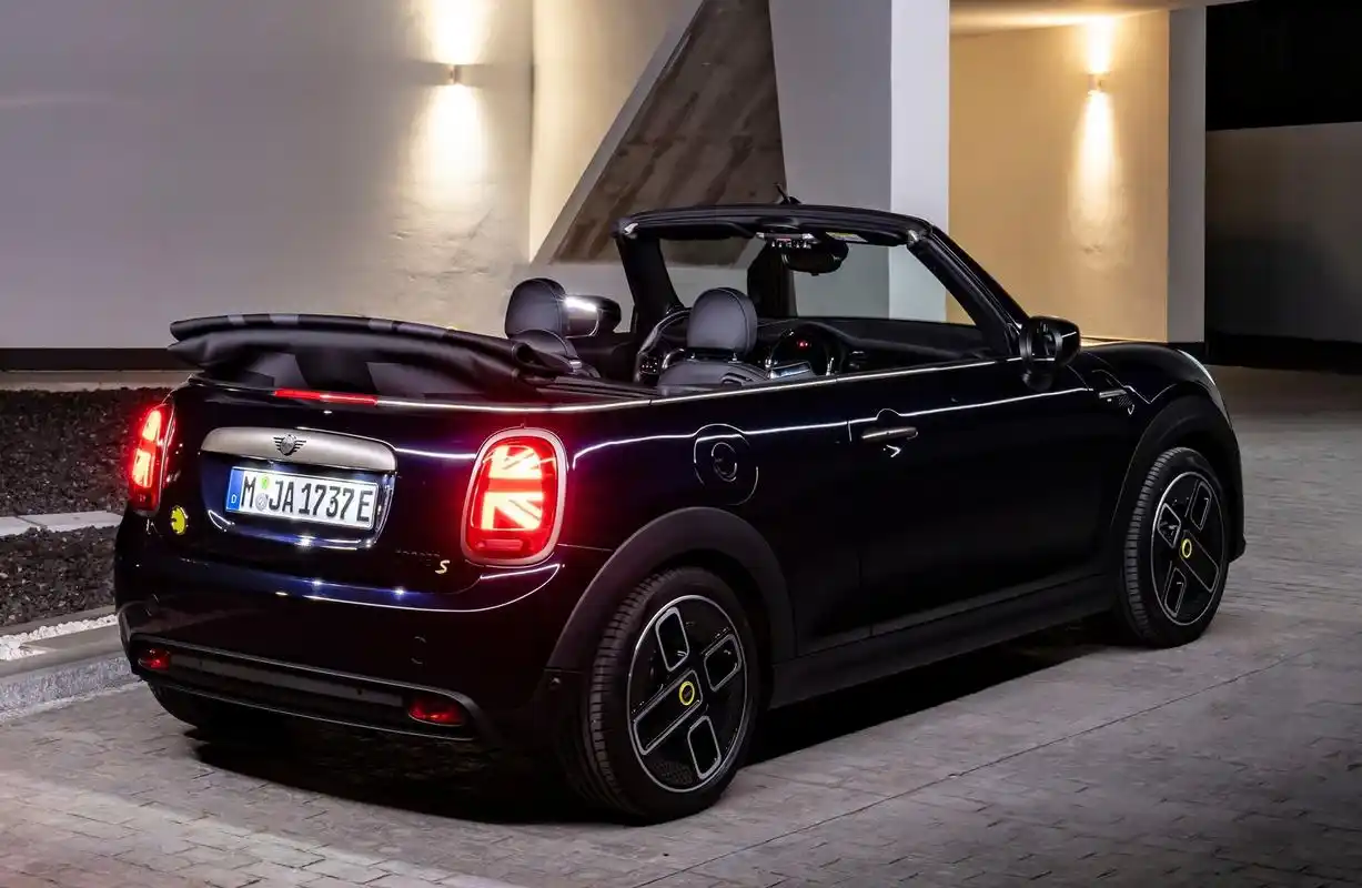 令人迷醉的小可爱新款电动mini敞篷版官图发布