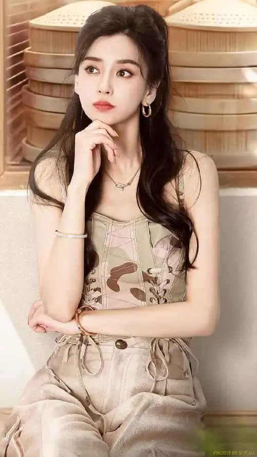 angelababy日本街拍曝光身材完美引爆网络快来点开看看