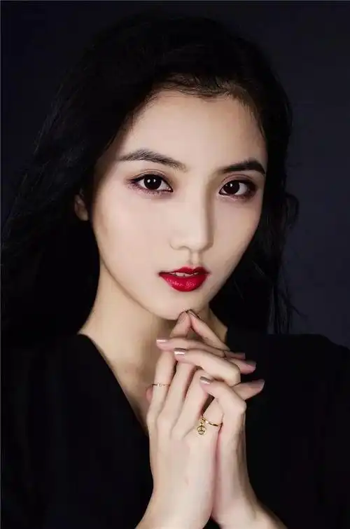 赵继伟女友王君瑞,身高1米75,身材和颜值在cba太太团里堪称一流