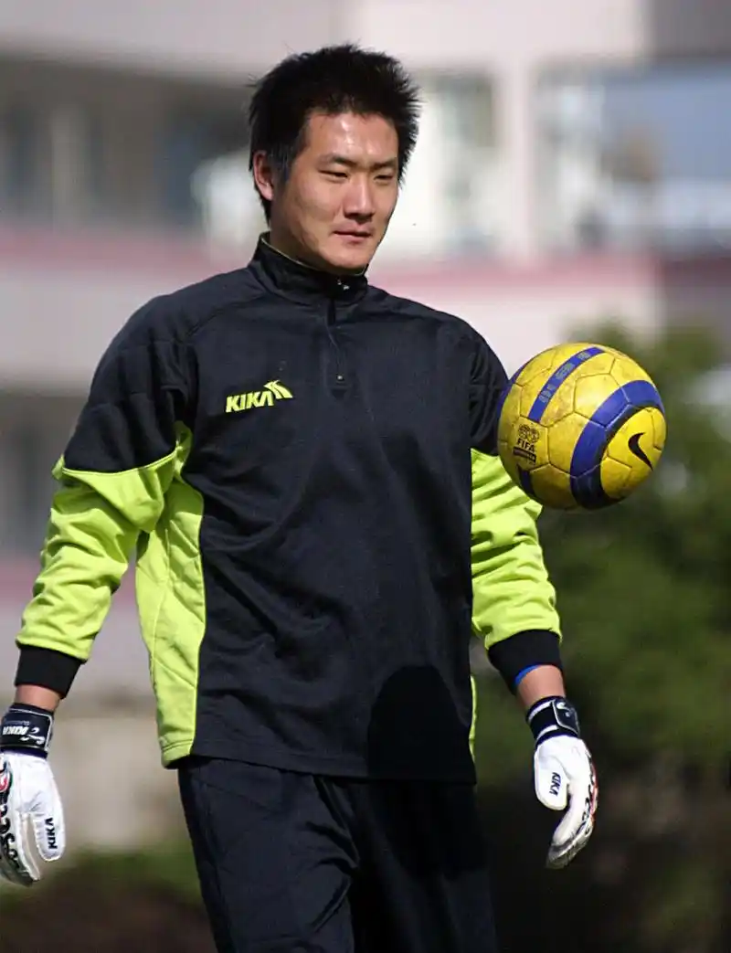 姜涛这长相到底是怎么当上香港顶流的?  是香港找不到帅哥了,还是香港