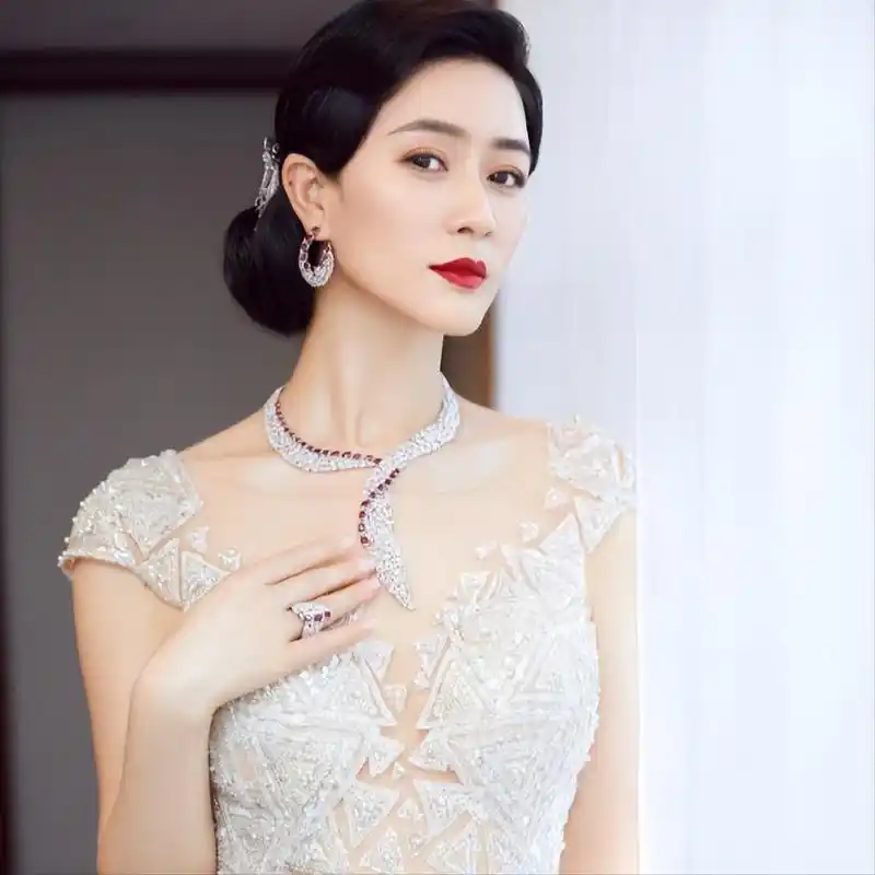 回顾演员田海蓉丈夫狱中病逝8年她未再嫁带着女儿开启新人生