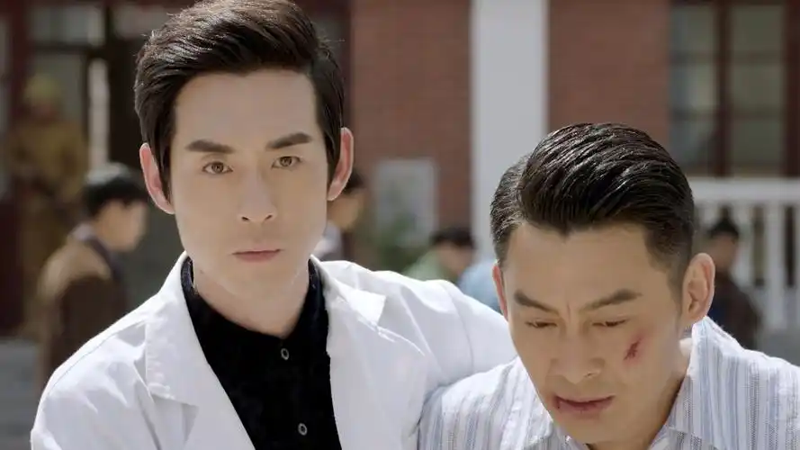 八方传奇:帅哥在医院救人,却被敌人发现,全程高能不断_哔哩哔哩_bili