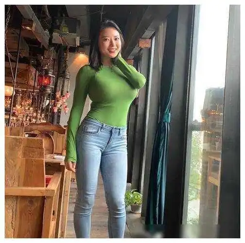 130斤美女蒋娉婷引领男人疯狂生活照揭秘魅力密码