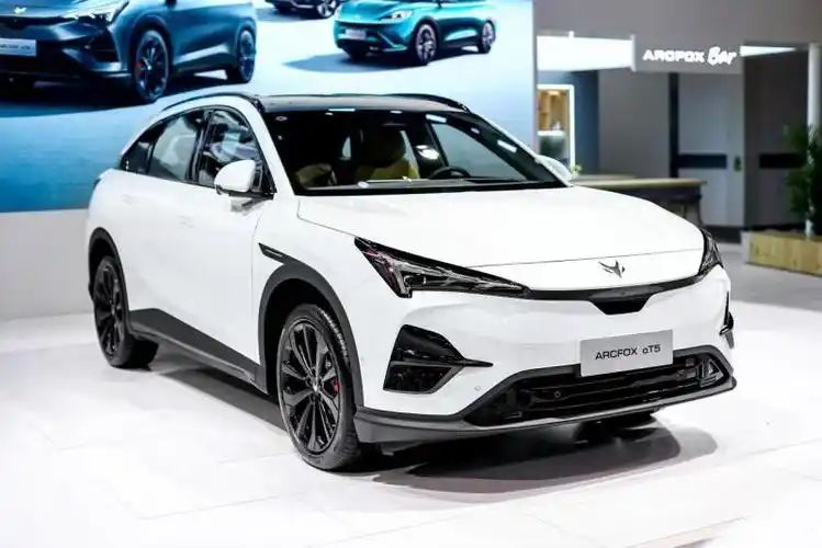 2024海口新能源车展:极狐阿尔法t5售15.58万元起_汽车产经网