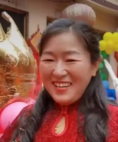 朱之文妻子30岁照片曝光,年轻时被称"小巩俐",长得